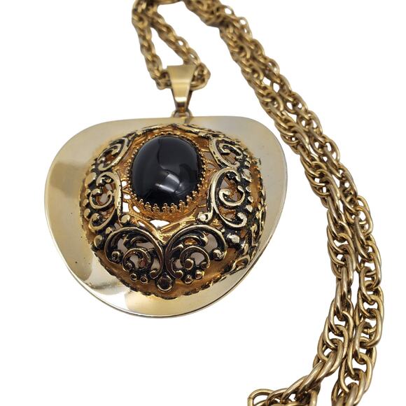 Oval Filigree Pendant Necklace Gold Tone Rope Chain Faux Black Onyx Vintage 70s - Picture 4 of 13
